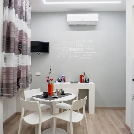 Апартаменты Plebiscito Holidays Неаполь